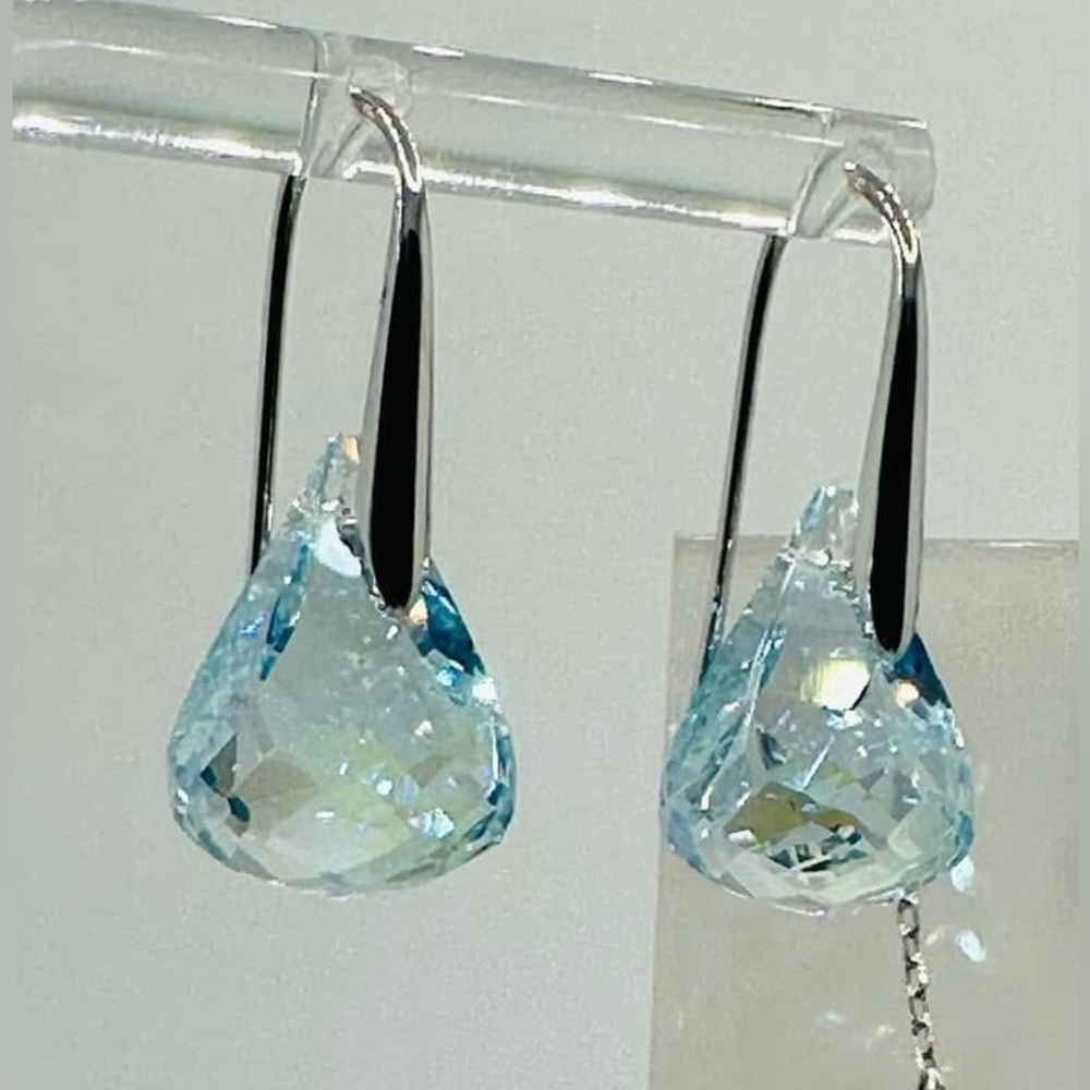 GORGEOUS 😍 Authentic Swarovski Lunar Drop Earrings, Blue, 5717560. BRAND NEW.